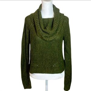 ☘️The Fashion District XS Olive Green Cowl Neck Sweater